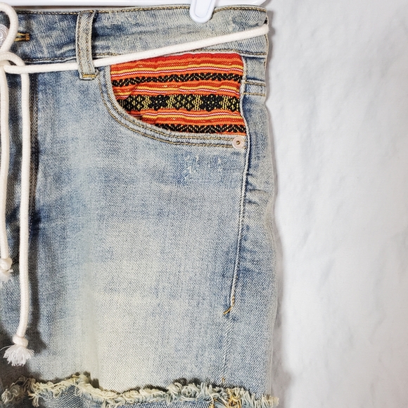 Pilco Women's size 27 The Signature High Rise Short 5 button fly - Picture 2 of 10